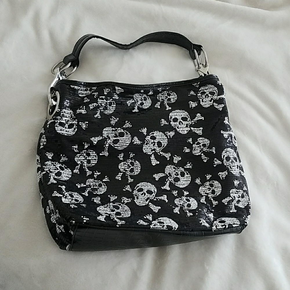 Black Sequence skull tote.